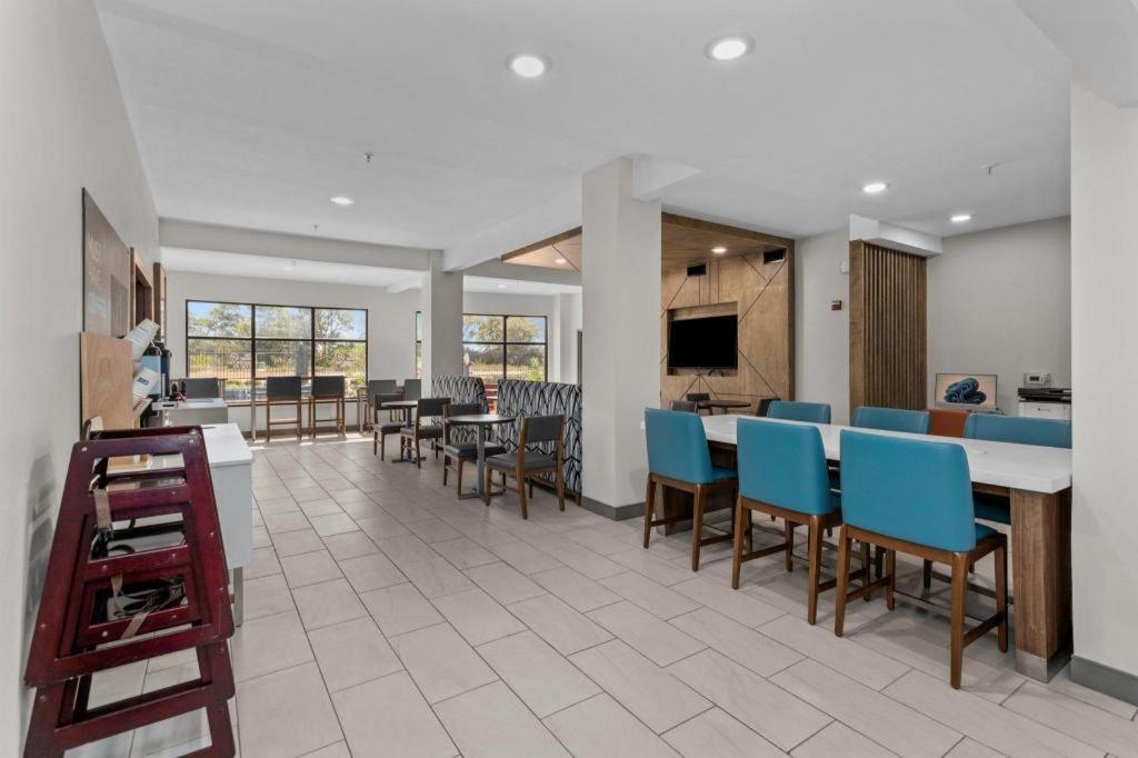 Holiday Inn Express Crockett By Ihg Eksteriør bilde