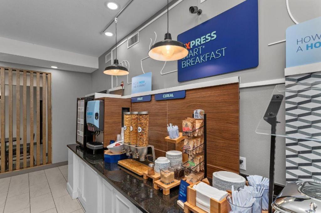 Holiday Inn Express Crockett By Ihg Eksteriør bilde